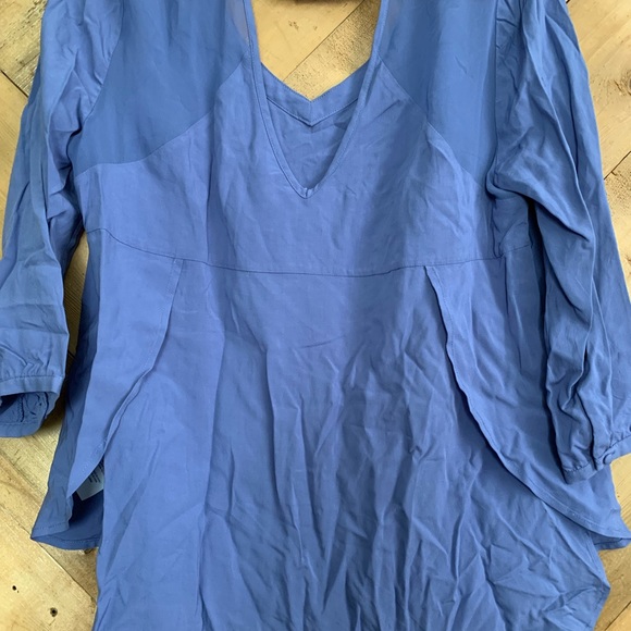 Periwinkle open side blouse - Picture 2 of 3